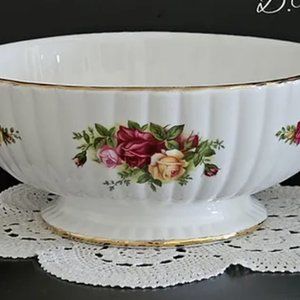 ROYAL ALBERT OLD COUNTRY ROSE FLUTTED SERVING BOWL ( LARGE)